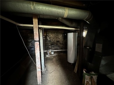 Some properties ask you to imagine the potential. This one hands - photo 15