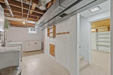 Charming Southwest full-dormer bungalow in the heart of - photo 24