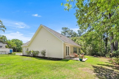 Tucked away on a peaceful cul-de-sac in The Arbors at Wedgefield - photo 28