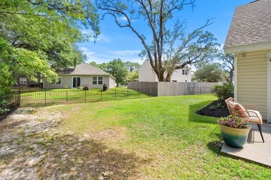 Tucked away on a peaceful cul-de-sac in The Arbors at Wedgefield - photo 30