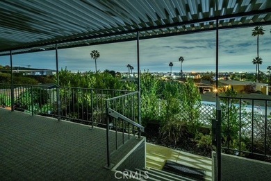 Wake up to stunning panoramic city views and unwind to ocean - photo 4