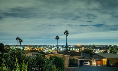 Wake up to stunning panoramic city views and unwind to ocean - photo 7