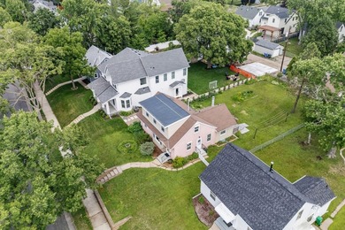 Charming Southwest full-dormer bungalow in the heart of - photo 40