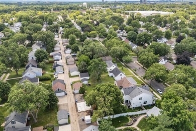 Charming Southwest full-dormer bungalow in the heart of - photo 43