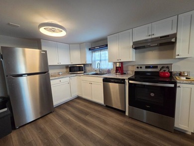This 2 bed 1 bath home is located in The Park On 46th a 55+ - photo 5