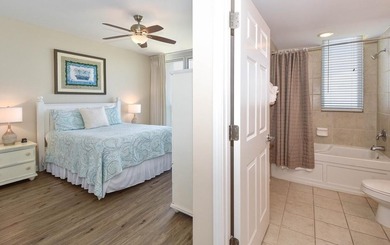 Beautiful 3 bedroom, 3 bath residence (with private parking spot - photo 20
