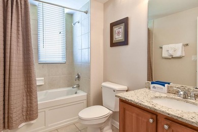 Beautiful 3 bedroom, 3 bath residence (with private parking spot - photo 21