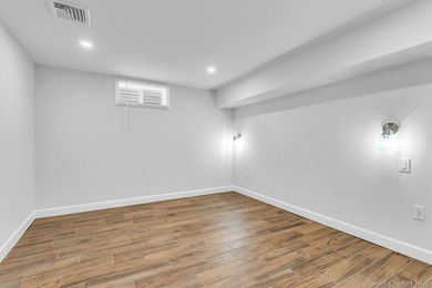 Completely Reimagined Designer Home - Gut Renovated to the Studs - photo 21
