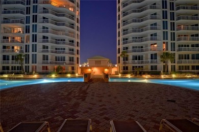 Beautiful 3 bedroom, 3 bath residence (with private parking spot - photo 31