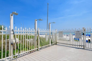 Beautiful 3 bedroom, 3 bath residence (with private parking spot - photo 38