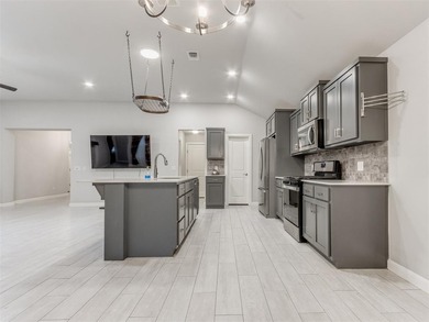 ******OPEN HOUSE Saturday Aug 24th from 1PM- 2PM******* Welcome