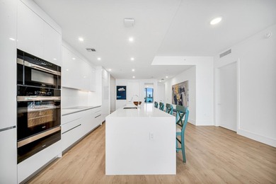 Exceptional, fully furnished 3bedroom, 3.5 bathroom residence at - photo 14