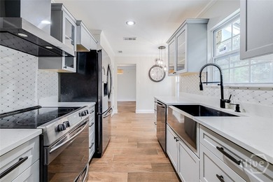 NEW ROOF - NO HOA - MOVE-IN READY! This beautifully updated - photo 6