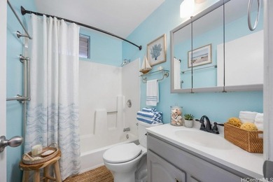 RARE PRIVATE YARD + BONUS 3RD BEDROOM/OFFICE NEAR THE BEACH Home - photo 13