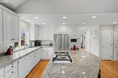 Welcome to this spacious and inviting 4 bed/ 2.5 bath home - photo 16