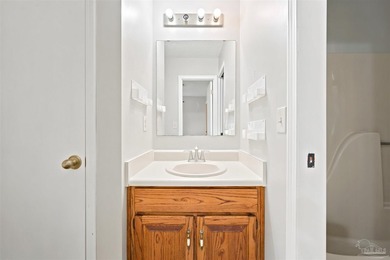 Welcome to this beautifully maintained 3-bedroom, 2-bath home - photo 22