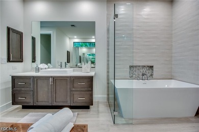 Luxurious Southern facing Gulf Access property overlooking extra - photo 25