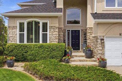 Unwind and take in the sweeping views and exceptional lifestyle - photo 2