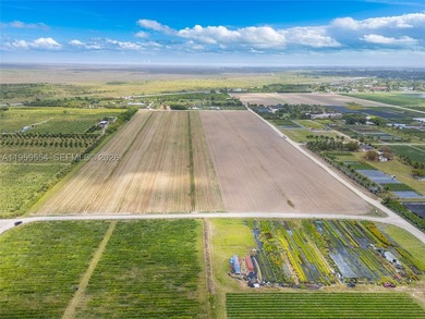 A 40 acre opportunity is knocking on your door. These large - photo 2