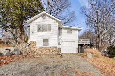 Beautifully updated 3-bedroom home offering a bright - photo 13