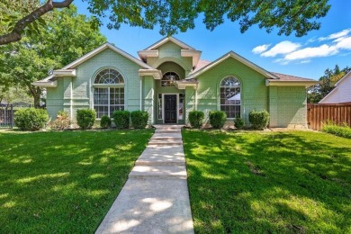 Lake Ray Hubbard Home Active Under Con in Rockwall Texas