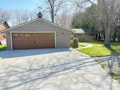 Lake Winnebago Home For Sale in Oshkosh Wisconsin