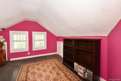 Set on a peaceful, tree lined street in Freeport, this arts and - photo 23
