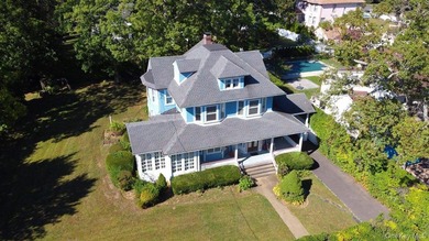 Set on a peaceful, tree lined street in Freeport, this arts and - photo 35