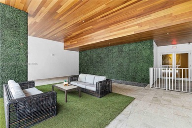 Bring your Toothbrush! Turn-key Furnished. Like-new Absolutely