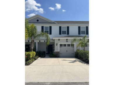 Lake Townhome/Townhouse For Sale in Sarasota, Florida