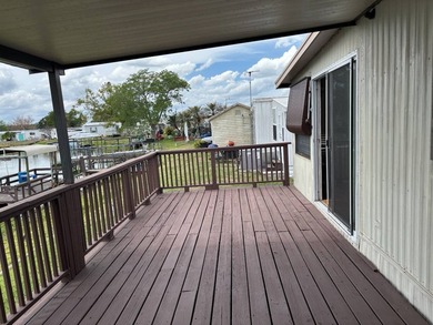 BEAUTIFUL LAKEFRONT HOME WITH PRIVATE DOCK FOR YOUR BOATING AND - photo 11