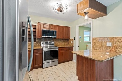 Don't miss this well-located 2-bedroom, 2-bathroom home just - photo 12