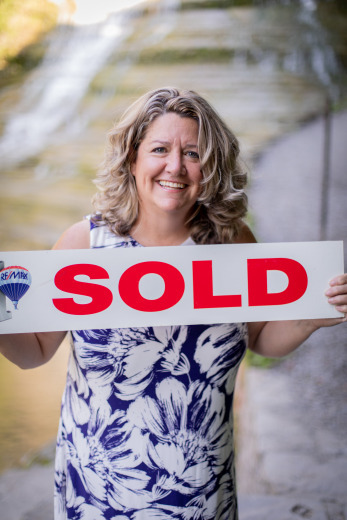 Melissa Miller Fedrizzi with RE/MAX IN MOTION in NY advertising on LakeHouse.com
