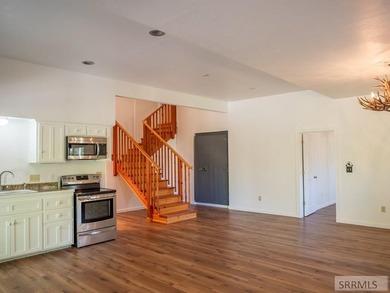 Nestled against the base of the hillside with an expansive view - photo 31