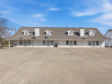 Prime investment opportunity in Kemp,TX! This 12-unit apartment - photo 3