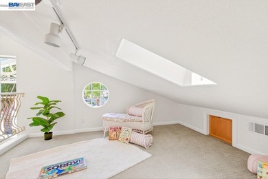 A rare opportunity in Parkmont awaits! A Mediterranean Oasis - photo 34