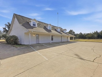 Prime investment opportunity in Kemp,TX! This 12-unit apartment - photo 5