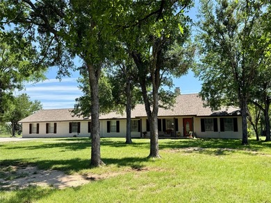 Beautifully remodeled lakefront home at 2007 Deepwater Rd. in - photo 2