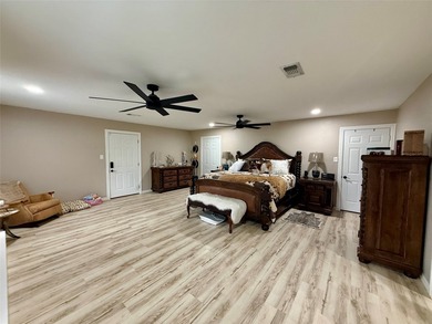 Beautifully remodeled lakefront home at 2007 Deepwater Rd. in - photo 9