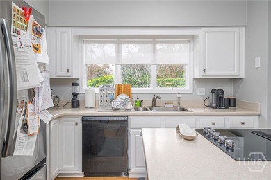 Don't miss this lovely 3-bedroom, 3.5-bath home, boasting modern - photo 10