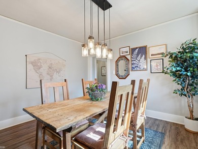 Welcome to this charming 4-bedroom split-level in the heart of - photo 11