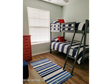 FIRST FLOOR LARGE UNIT FOR CORPORATE OR LONG TERM RENTAL with - photo 12