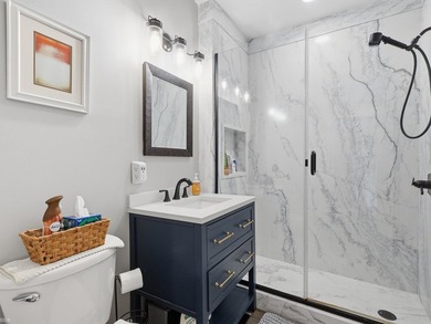 Welcome to this charming 4-bedroom split-level in the heart of - photo 17
