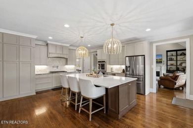 MULTI-GENERATIONAL LIVING AT ITS FINEST! Looking for custom home - photo 29