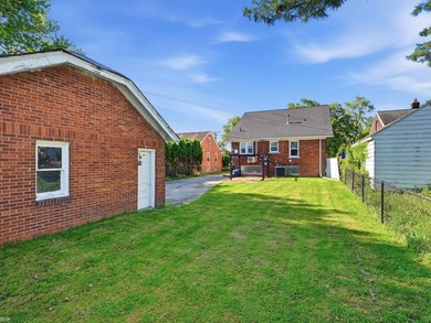 Welcome to this charming 4-bedroom split-level in the heart of - photo 32