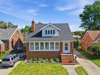 Welcome to this charming 4-bedroom split-level in the heart of - photo 36