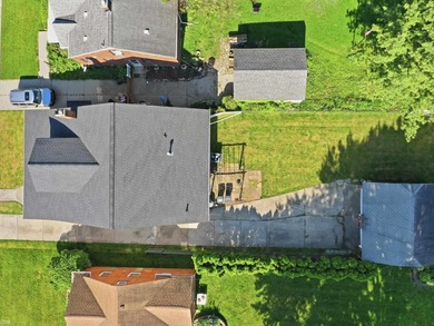 Welcome to this charming 4-bedroom split-level in the heart of - photo 37
