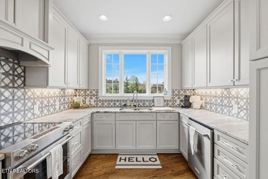 MULTI-GENERATIONAL LIVING AT ITS FINEST! Looking for custom home - photo 43