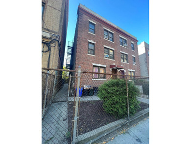 Located in the vibrant neighborhood of Lefferts Garden, this - photo 3