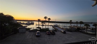 A DEEPWATER CONDO IN CONVENIENT LOCATION WITH EXPANSIVE VIEWS - photo 2